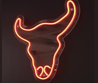 Taustalevy 2: Muotoonleikattu